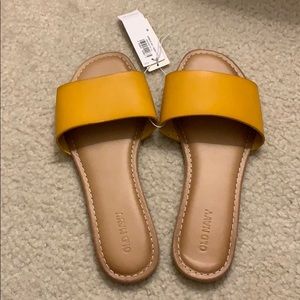 Old Navy Sandal